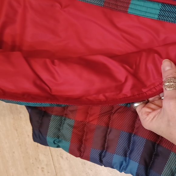 Lands' End Puffer Vest - Picture 4 of 7